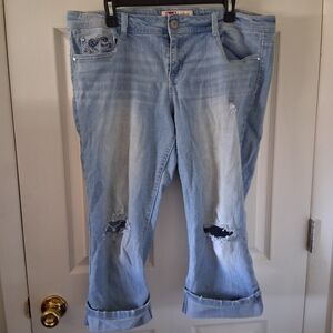 lei Light Blue Distressed Boyfriend Jeans with Embroidered Pocket